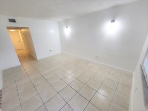 9100 SW 95th Ave in Miami, FL - Building Photo - Building Photo