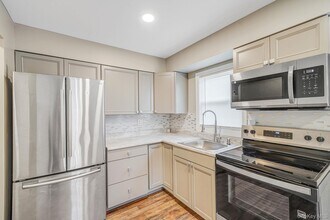 130 5th Ave in Bay Shore, NY - Building Photo - Building Photo