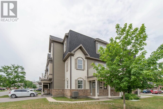 799 Mayfly Cres in Ottawa, ON - Building Photo - Building Photo