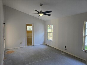 6048 NW 36th Terrace in Gainesville, FL - Building Photo - Building Photo