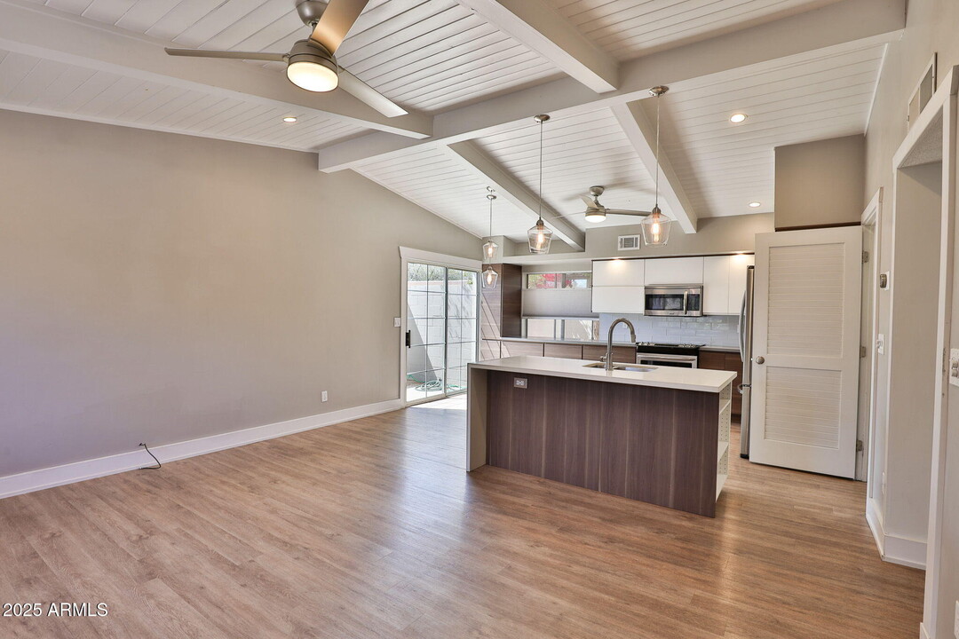 1039 W Laguna Dr in Tempe, AZ - Building Photo