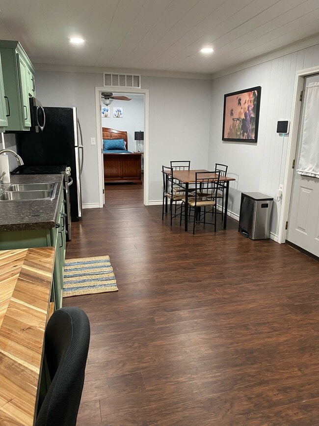 254 Co Rd 134 in Alice, TX - Building Photo - Building Photo