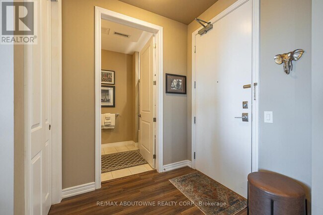 40 Esplanade Ln in Grimsby, ON - Building Photo - Building Photo