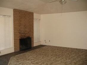 5707 N Valentine Ave in Fresno, CA - Building Photo - Building Photo