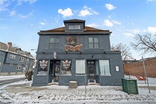 2096 Seneca St in Buffalo, NY - Building Photo