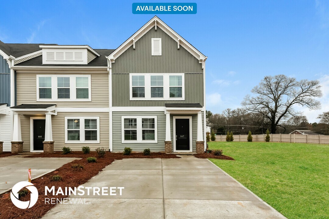 647 Blossom Run in Spartanburg, SC - Foto de edificio