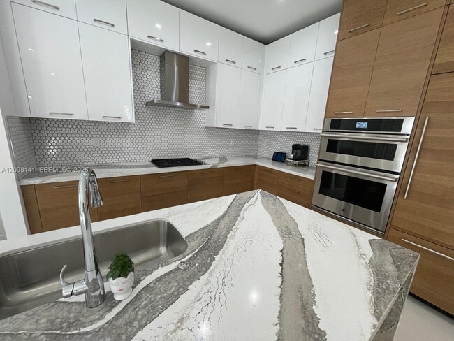 8283 NW 44th St in Doral, FL - Building Photo - Building Photo