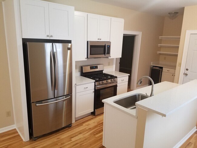 524 E Wright St in Milwaukee, WI - Building Photo - Building Photo