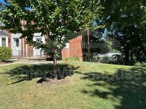 6109 Maylane Dr in Baltimore, MD - Foto de edificio - Building Photo