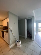 21 Highgate St, Unit 21 in Boston, MA - Foto de edificio - Building Photo