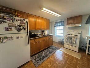 6 Florence Ave in Syosset, NY - Building Photo - Building Photo