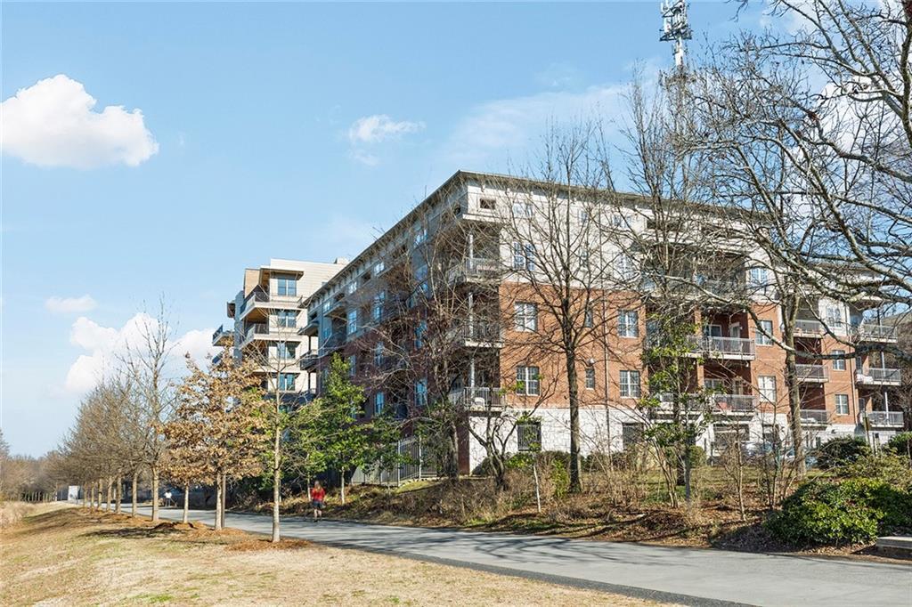 680 Greenwood Ave NE in Atlanta, GA - Building Photo