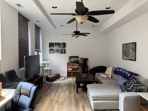1211 Light St, Unit 213 in Baltimore, MD - Building Photo - Building Photo