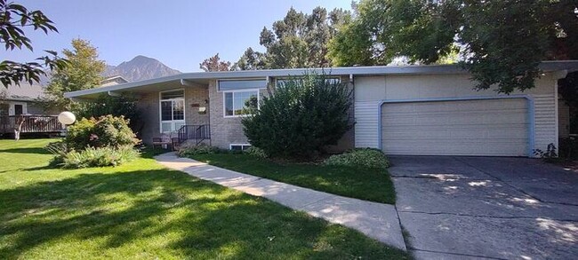 property at 2190 Lincoln Ln