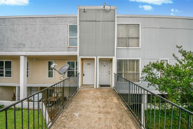 property at 781 Country Pl Dr