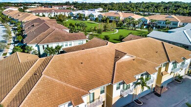 94 Palm Ln in Royal Palm Beach, FL - Building Photo - Building Photo
