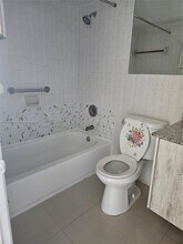 2046 W Flagler St in Miami, FL - Building Photo - Building Photo