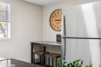 2706 W Tyson Ave-Unit -Apt. C in Tampa, FL - Building Photo - Building Photo