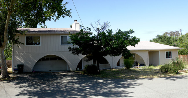 4050 Little Dr in Concord, CA - Building Photo - Building Photo