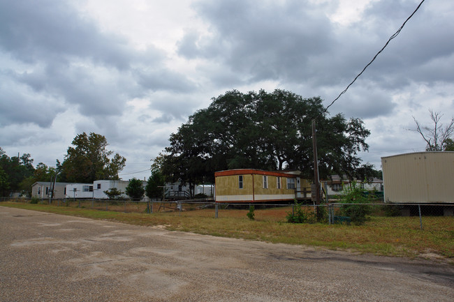 114 Redwood Ave in Niceville, FL - Building Photo - Building Photo