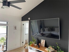 10011 Winding Lake Rd in Sunrise, FL - Building Photo - Building Photo