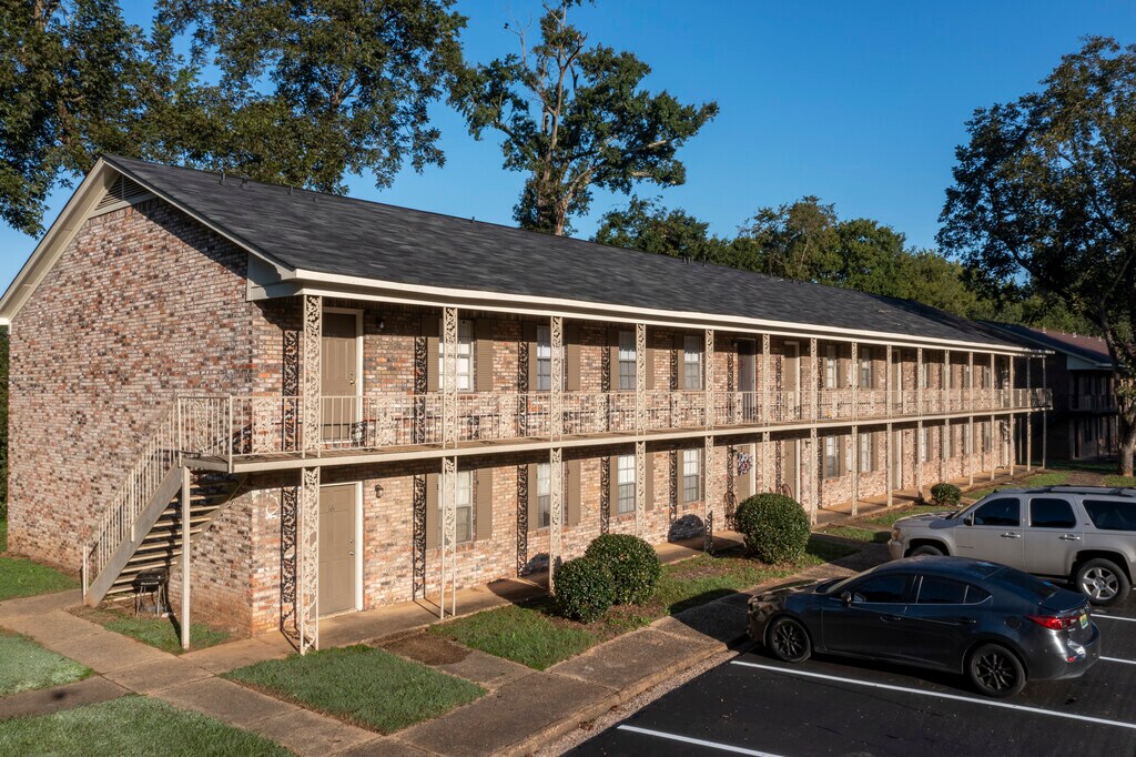 Woodlawn Manor Tuscaloosa, AL Apartments