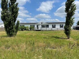 9066 Diamond Avenue in Kaufman, TX - Building Photo