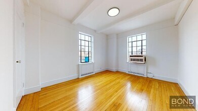 1 Christopher St in New York, NY - Building Photo - Building Photo