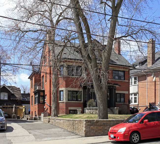 648 Broadview Ave in Toronto, ON - Building Photo - Building Photo