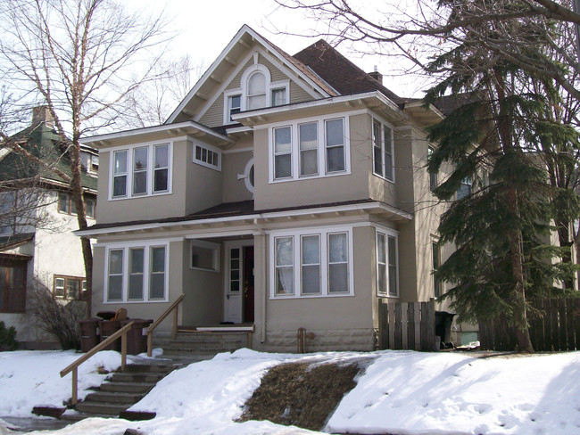 90 Winifred St W in St. Paul, MN - Building Photo - Building Photo