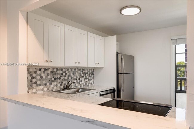property at 3401 N Country Club Dr