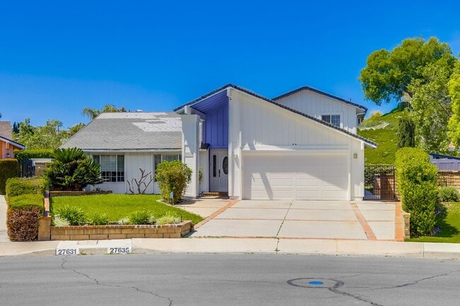 property at 27635 Duranzo