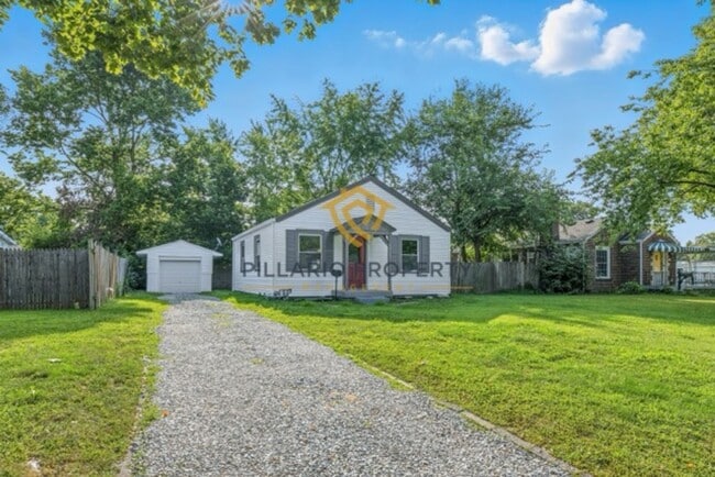 property at 1407 N Luett Ave