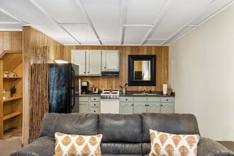 161 Old Transylvania Turnpike in Sapphire, NC - Foto de edificio - Building Photo