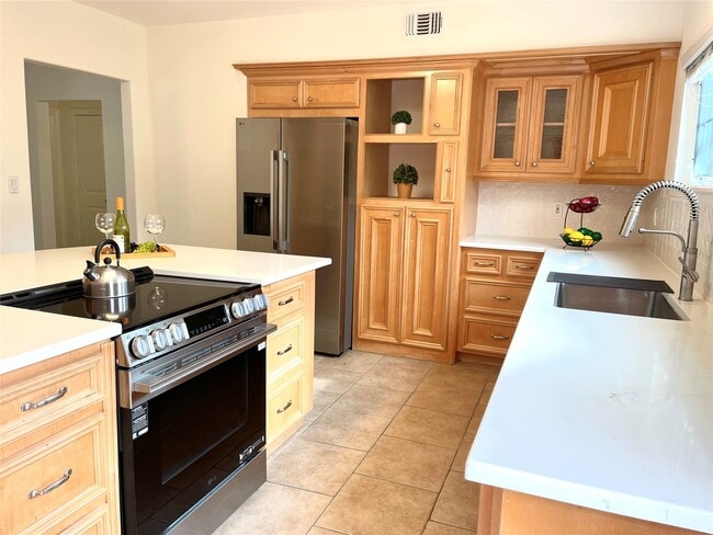 4334 Jefferson St in Houston, TX - Building Photo - Building Photo