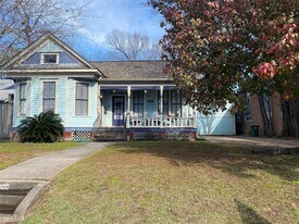 939 1/2 Byrne St in Houston, TX - Building Photo