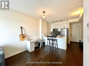 326-4011-4011 Brickstone Mews in Mississauga, ON - Building Photo - Building Photo