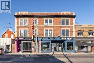 657 Barton St E in Hamilton, ON - Building Photo