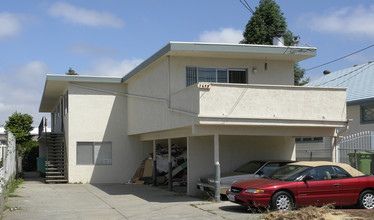 3655 Midvale Ave in Oakland, CA - Building Photo - Building Photo