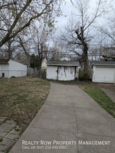 25270 Lakeshore Blvd in Euclid, OH - Building Photo - Building Photo
