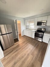 715 Locust St, Unit Unit 1 in Jefferson City, MO - Building Photo - Building Photo