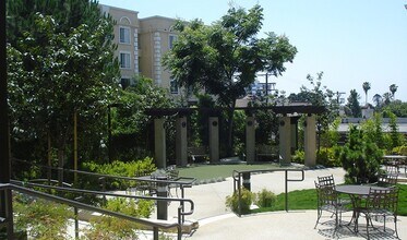 450 S Grand View St in Los Angeles, CA - Building Photo - Building Photo