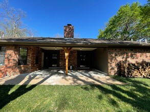 820 W Twin Oaks Dr in Broken Arrow, OK - Building Photo - Building Photo