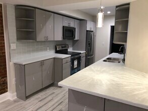 60 V St NW, Unit B in Washington, DC - Building Photo - Building Photo