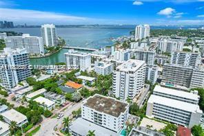 1605 Bay Rd in Miami Beach, FL - Building Photo - Building Photo