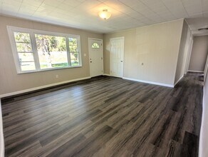 417 Woodlyn Rd in Johnson City, TN - Foto de edificio - Building Photo