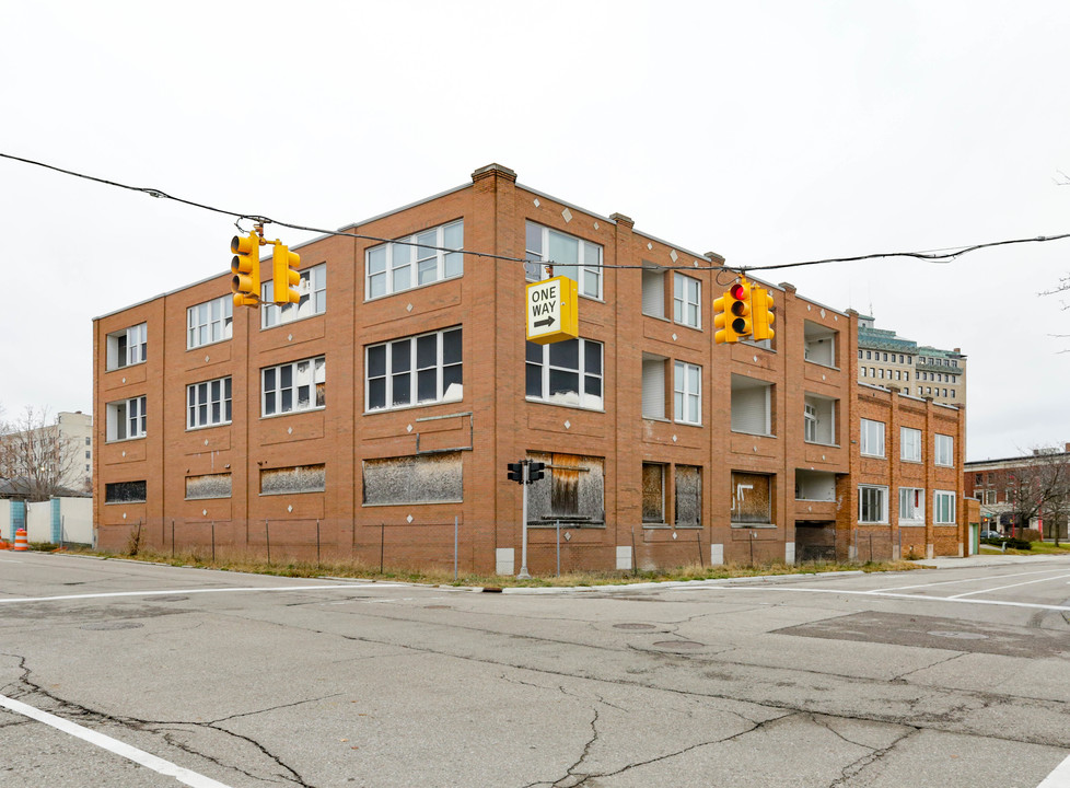 402 Garland St in Flint, MI - Foto de edificio