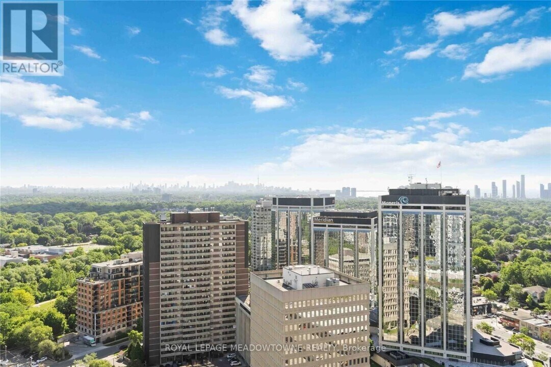 7-2807 Mabelle Ave in Toronto, ON - Building Photo