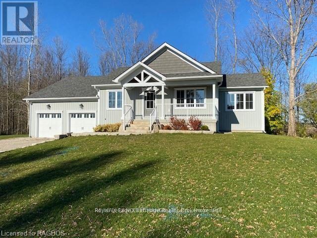 9 Elizabeth St in Kincardine, ON - Building Photo