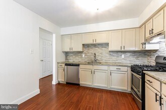 2 Salisbury Ct in Bordentown, NJ - Building Photo - Building Photo